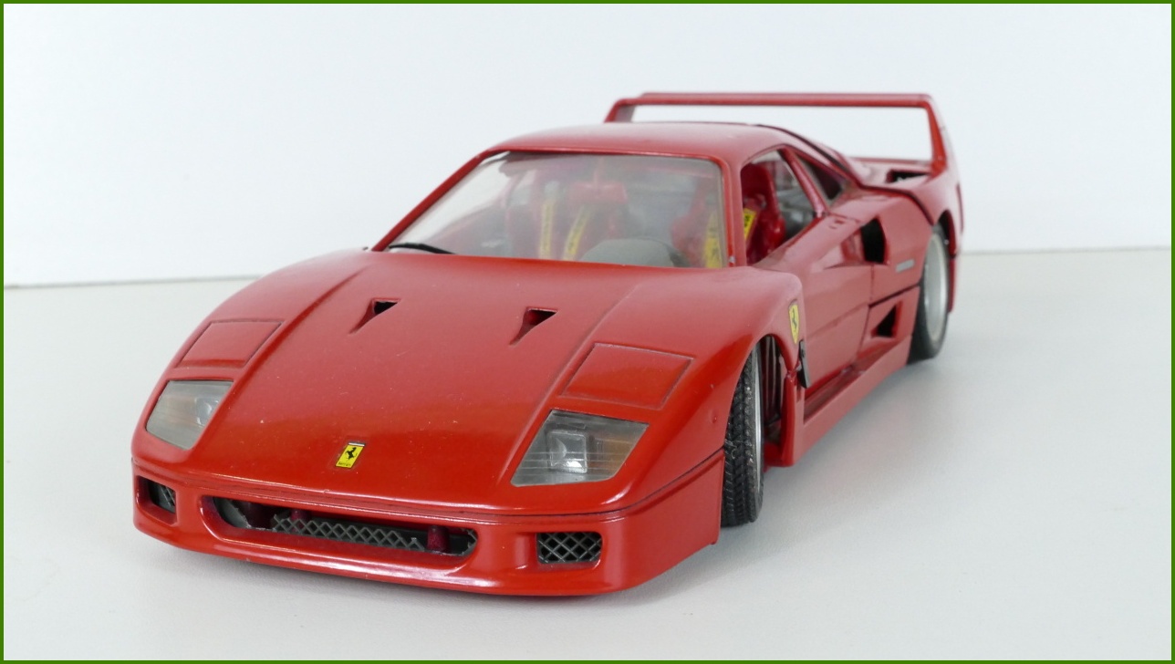 Kovový Model Bburago 1:18 - Ferrari F40 (1987) - Viz Popis
