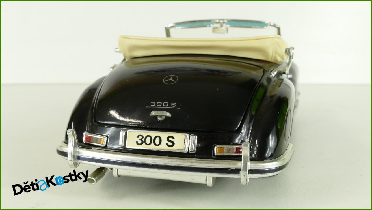 Model Auta Maisto 1:18 - Mercedes Benz 300 S (1955) - Viz Popis
