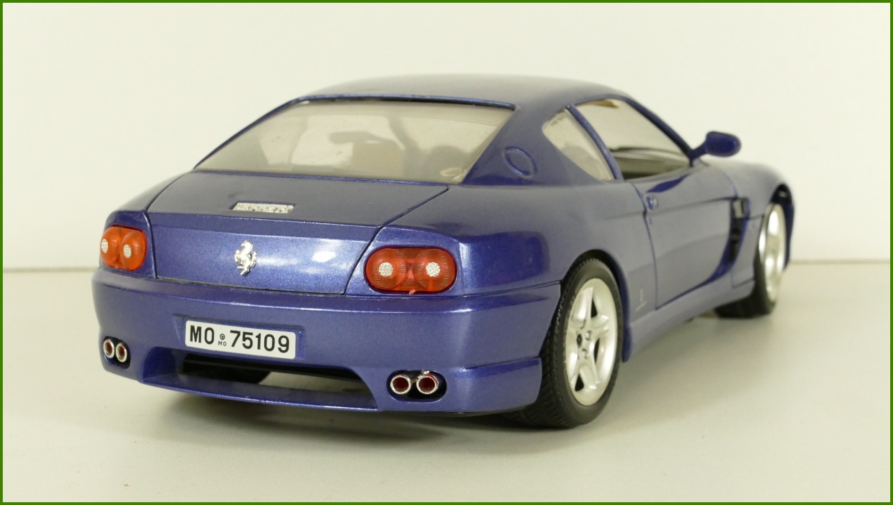 Kovový Model Bburago 1:18 - Ferrari 456 GT (1992)