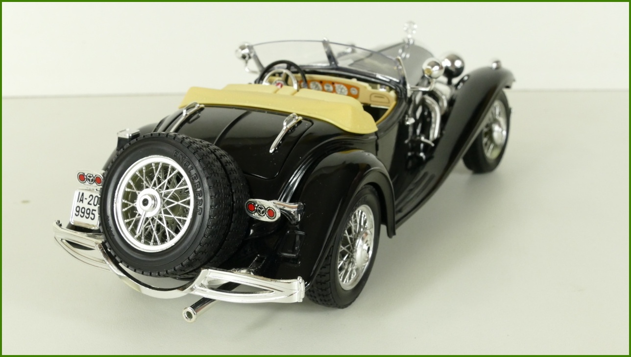 Kovový Model Bburago 1:18 - Mercedes Benz 500K Roadster (1936) s Krabicí