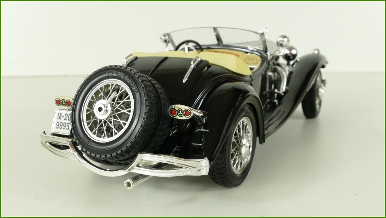 Kovový Model Bburago 1:18 - Mercedes Benz 500K Roadster (1936) s Krabicí