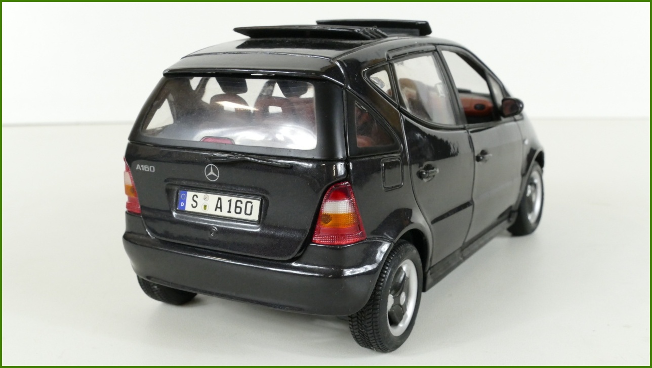 Model Maisto 1:18 - Mercedes-Benz A-Class