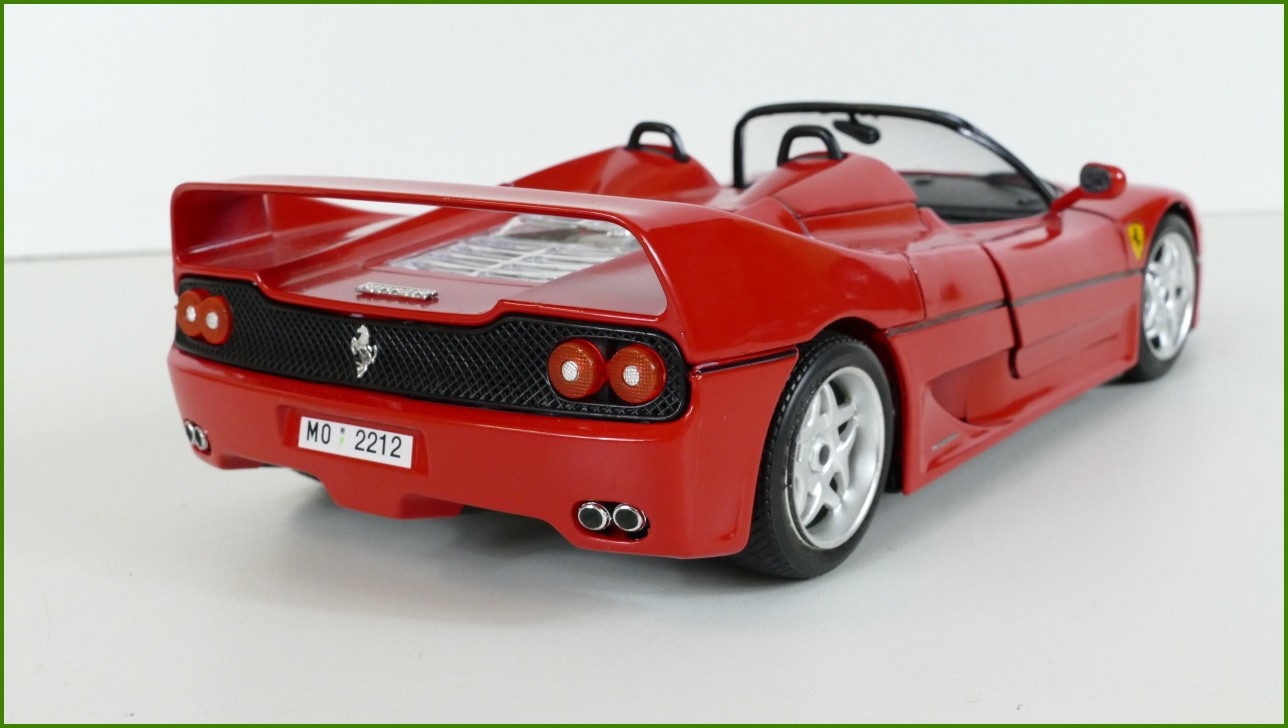 Kovový Model Bburago 1:18 - Ferrari F50 (1995)