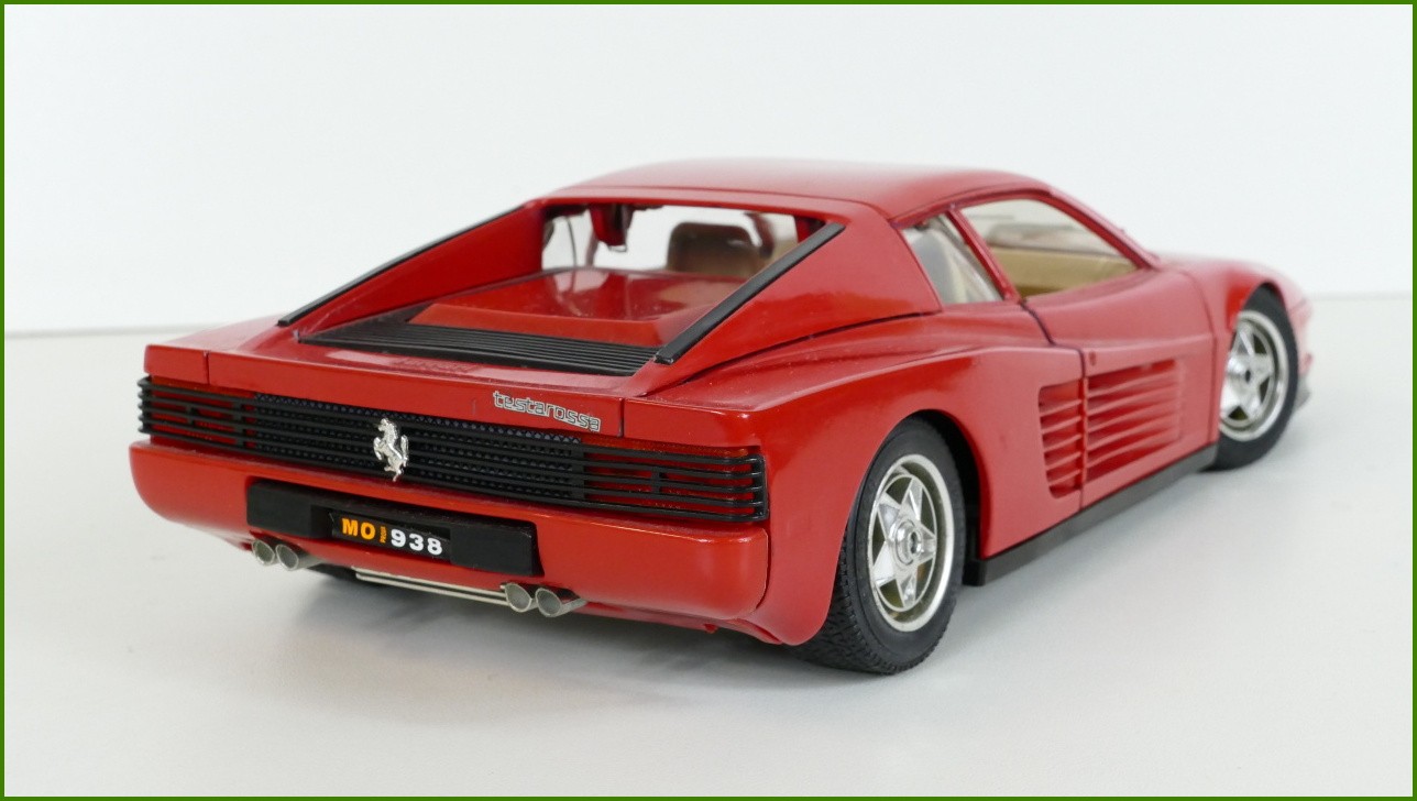 Kovový Model Bburago 1:18 - Ferrari Testarossa (1984)