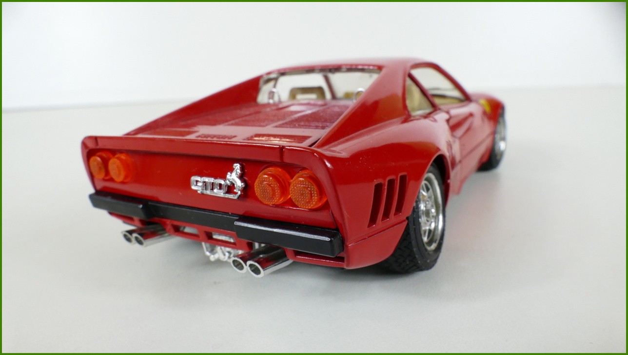 Model Auta Bburago 1:24 - Ferrari GTO (1984)
