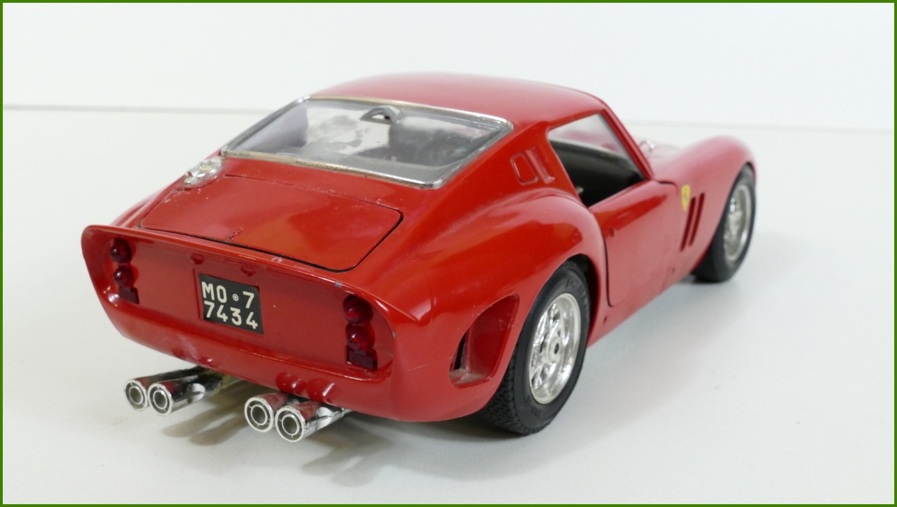 Kovový Model Bburago 1:18 - Ferrari GTO (1962) - Viz Popis