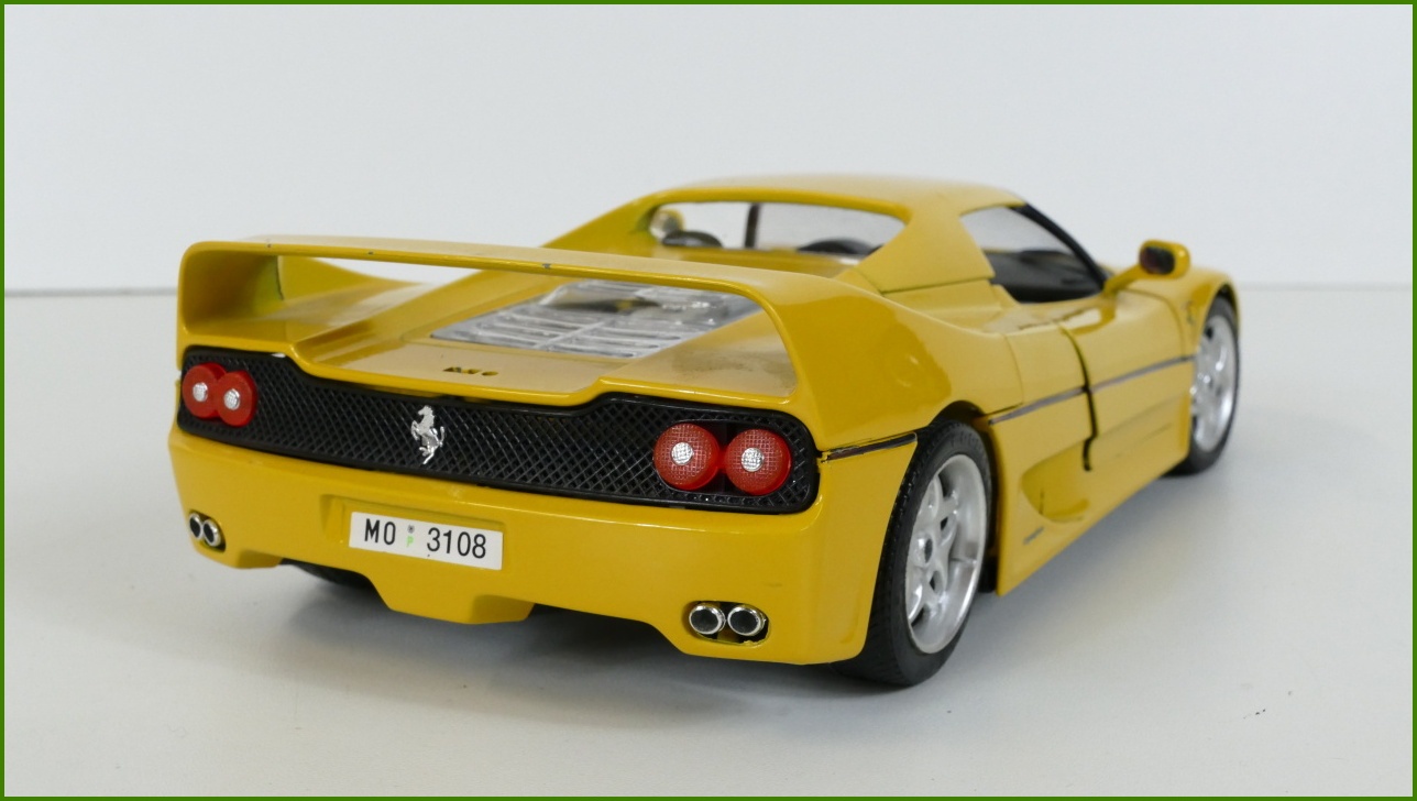 Kovový Model Bburago 1:18 - Ferrari F50 (1995)