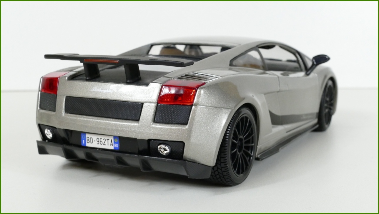 Model Maisto 1:18 - Lamborghini Gallardo Superleggera