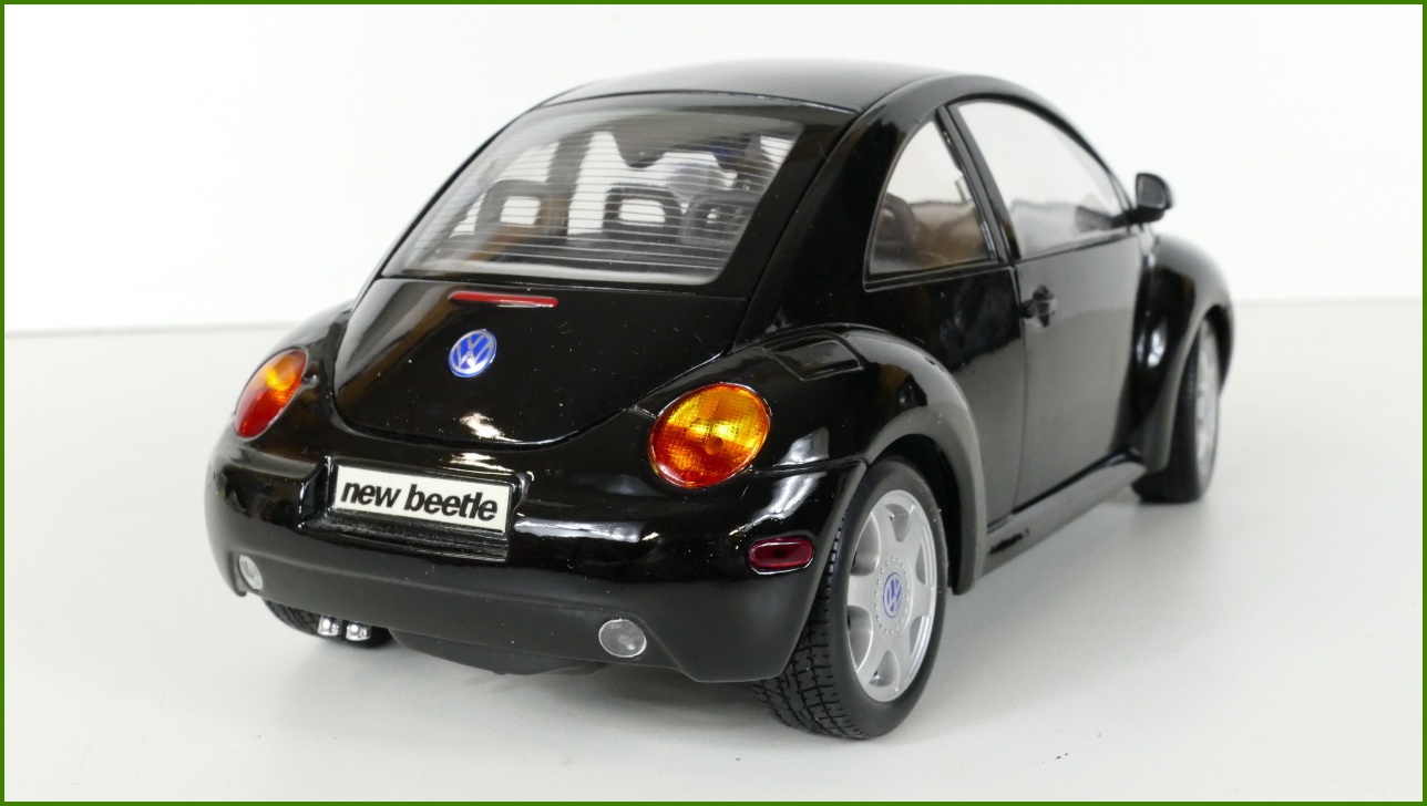 Model Maisto 1:18 - Volkswagen New Beetle - Viz Popis