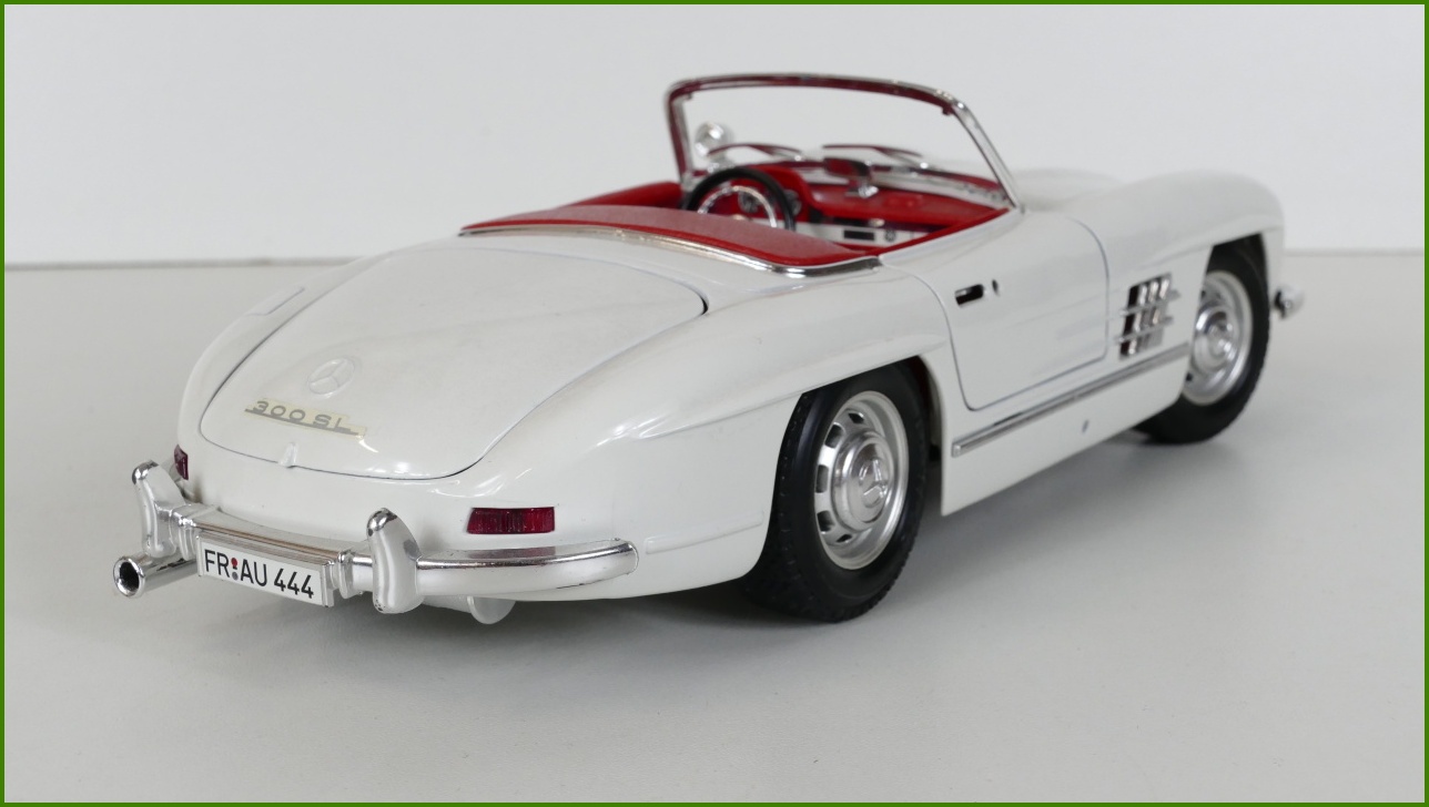Kovový Model Bburago 1:18 - Mercedes-Benz 300 SL - Viz Popis