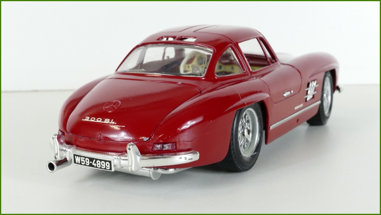 Kovový Model Bburago 1:18 - Mercedes-Benz 300 SL (1954)