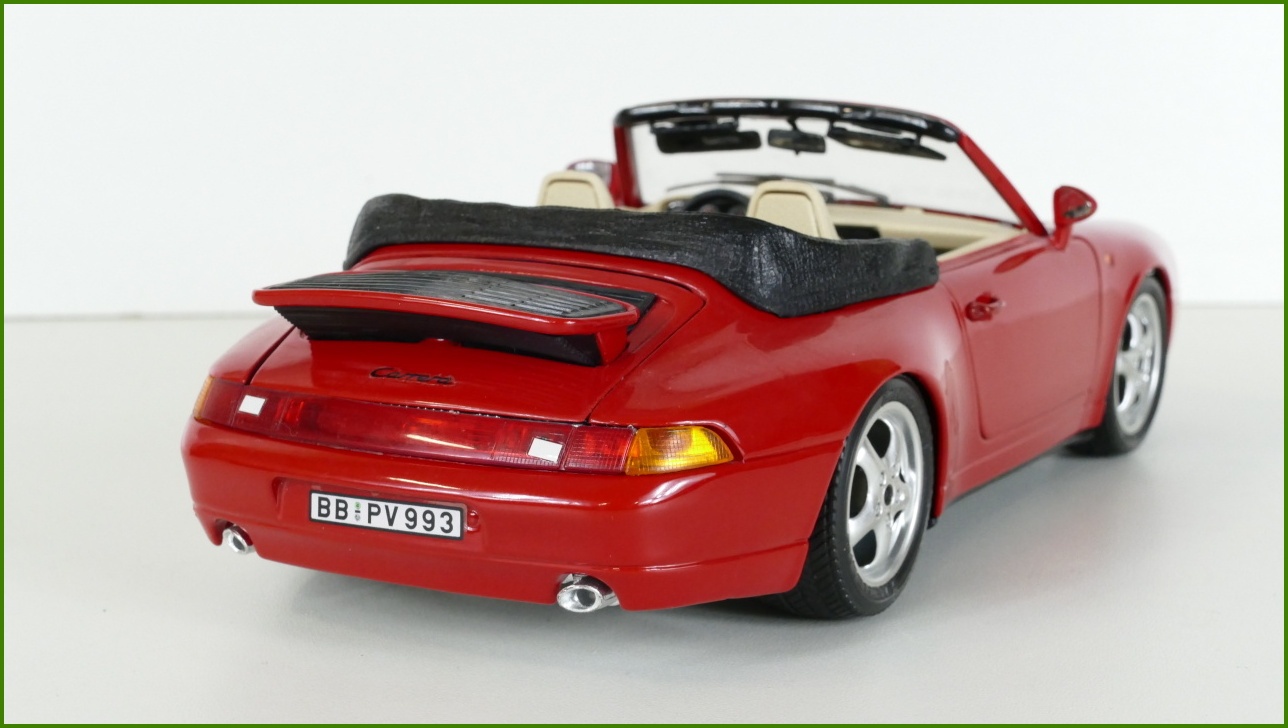Kovový Model Bburago 1:18 - Porsche Carrera 911 (1993)