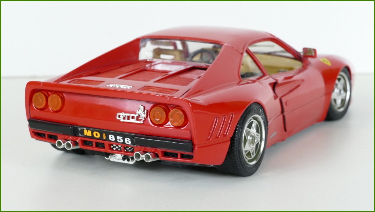 Kovový Model Bburago 1:18 - Ferrari GTO (1984) - Viz Popis