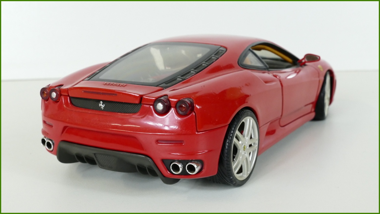 Model Hot Wheels 1:18 - Ferrari F430
