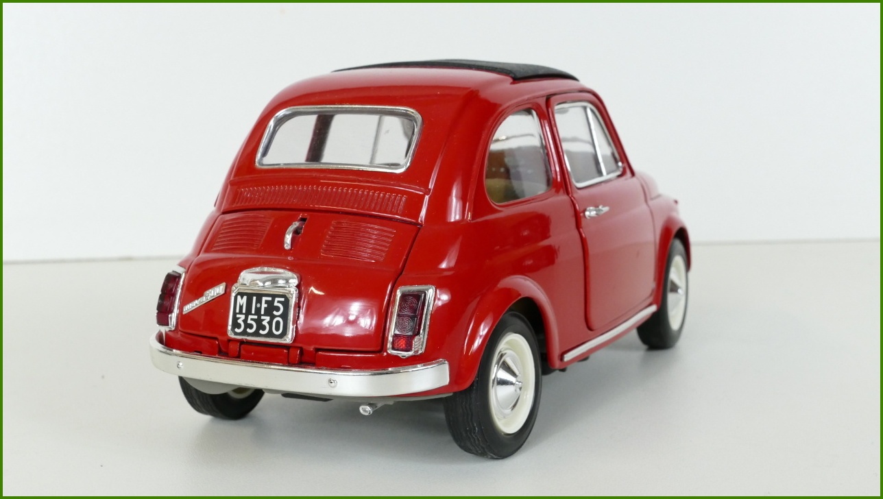 Kovový Model Bburago 1:18 - Fiat 500