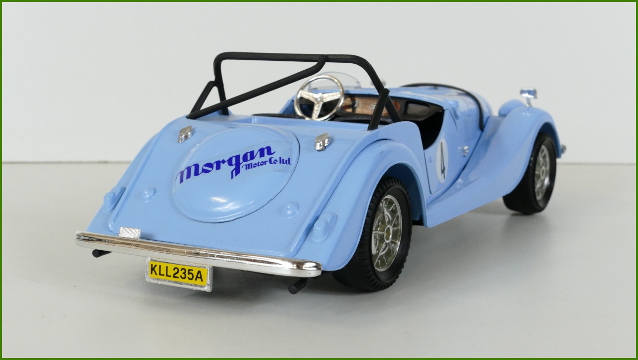 Model Auta Polistil 1:16 - Morgan Plus 8
