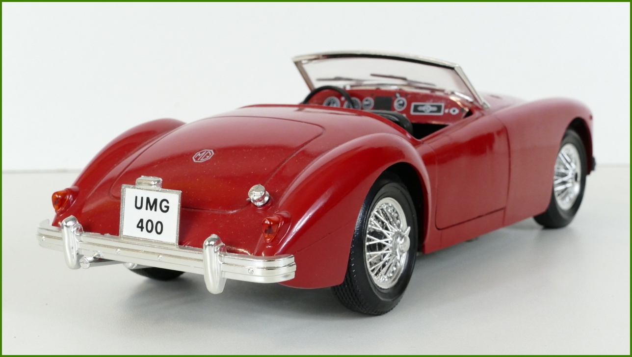 Model Auta Polistil 1:16 - MGA Twin-Cam - Viz Popis