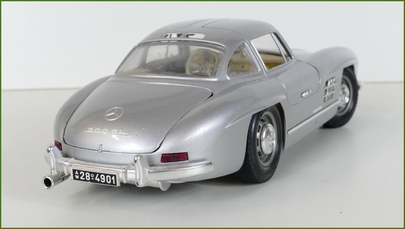 Kovový Model Bburago 1:18 - Mercede-Benz 300 SL