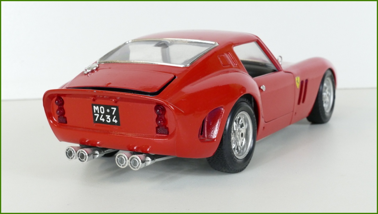 Kovový Model Bburago 1:18 - Ferrari GTO (1962) - Viz Popis