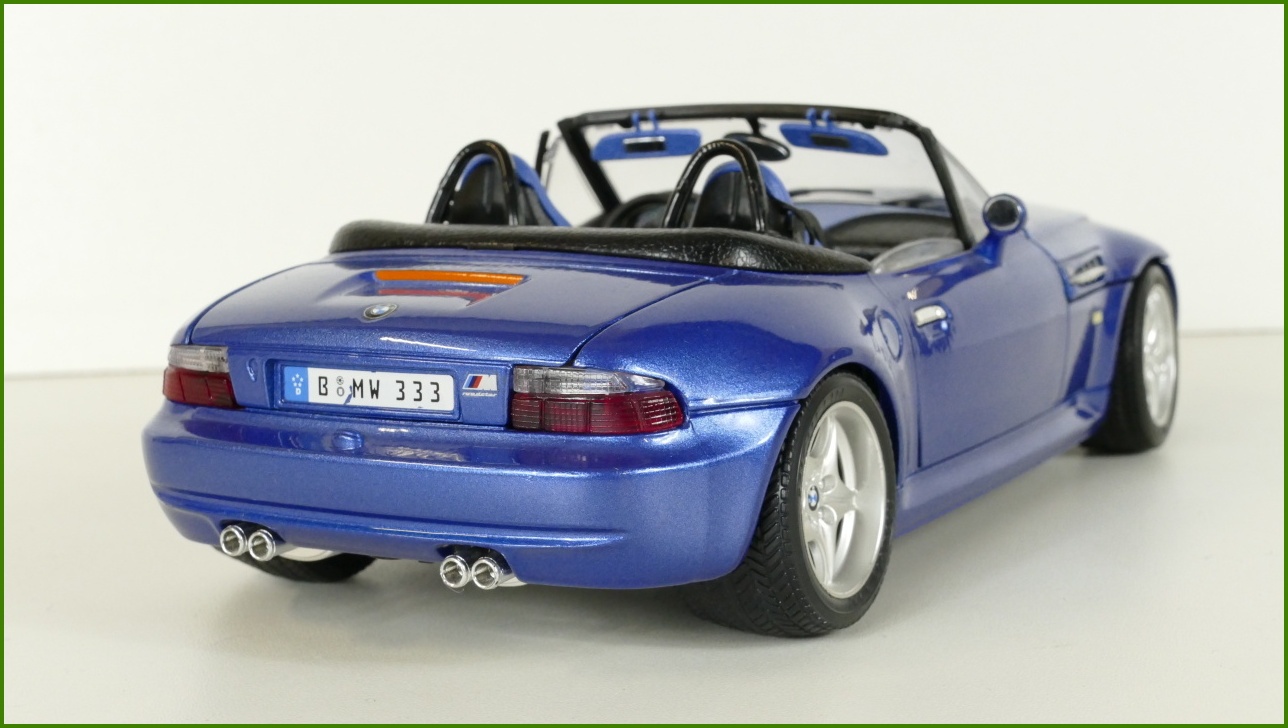 Kovový Model Bburago 1:18 - BMW M Roadster (1996)
