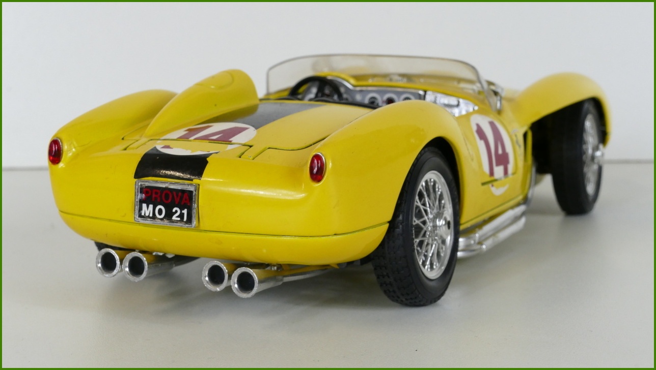 Kovový Model Bburago 1:18 - Ferrari 250 Testa Rossa (1957) - Viz Popis