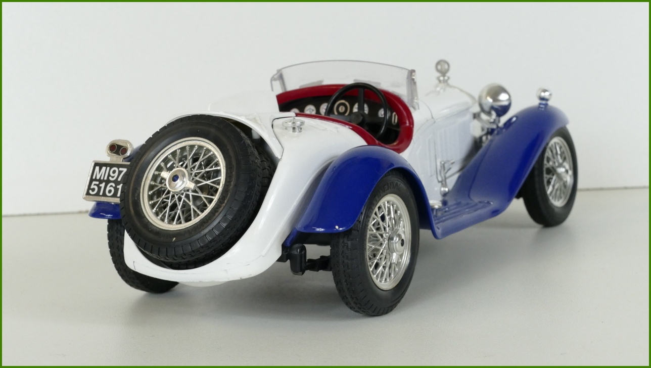 Kovový Model Bburago 1:18 - Alfa Romeo 2300 Spider (1932)