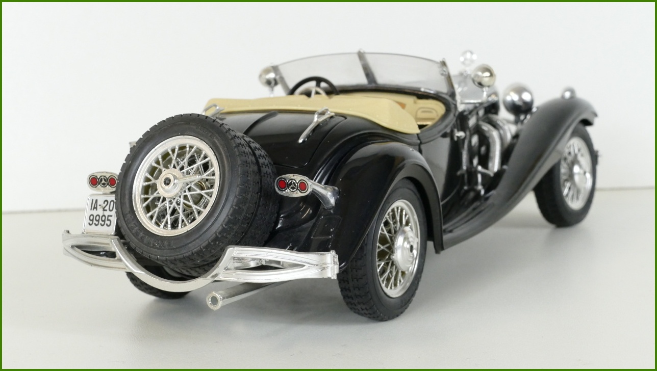 Kovový Model Bburago 1:20 - Mercedes Benz 500K Roadster (1936)