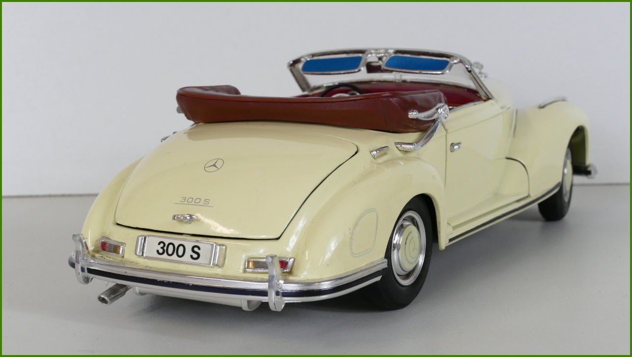Model Auta Maisto 1:18 - Mercedes-Benz 300S (1955) - Viz Popis