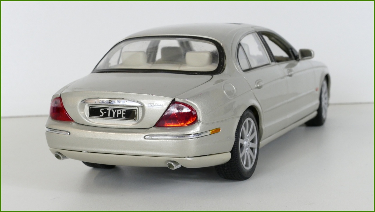Model Auta Maisto 1:18 - Jaguar S-Type - Viz Popis