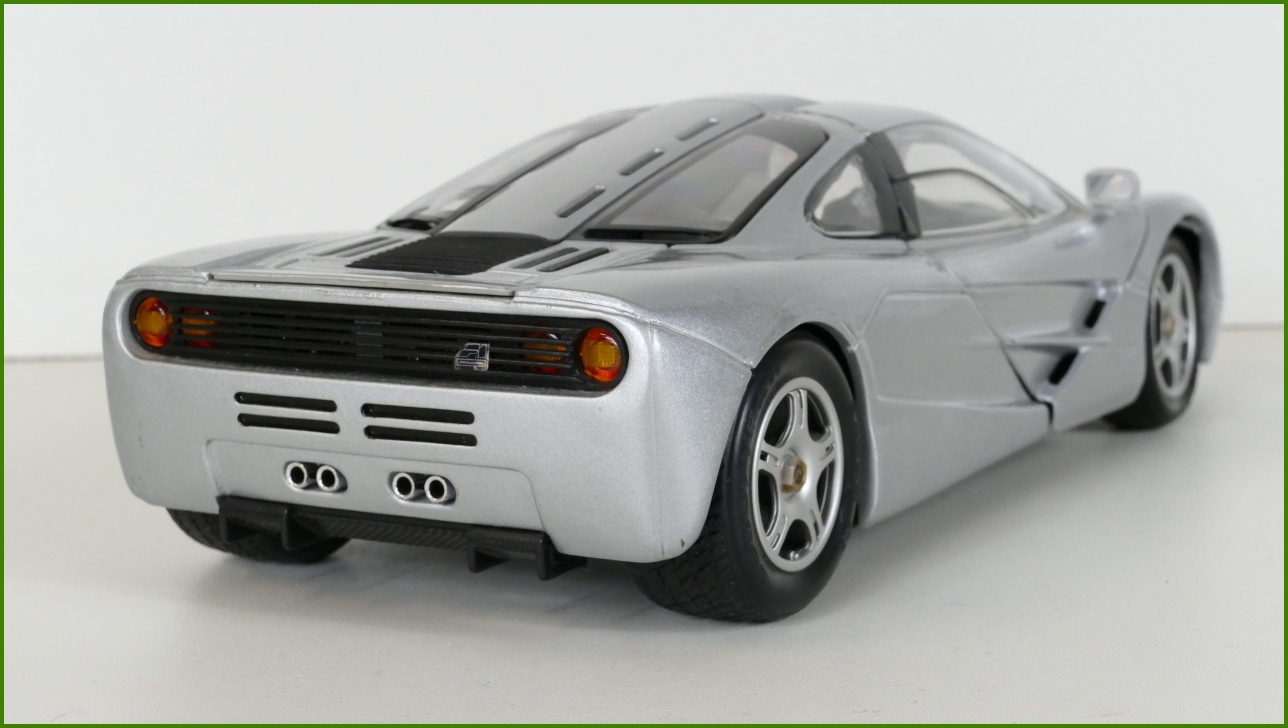 Model Auta Maisto 1:18 - McLaren F1 (1993) - Viz Popis