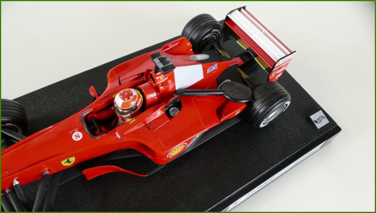 Model Formule Hot Wheels 1:18 - Ferrari F1 2000 - Michael Schumacher s Krabicí