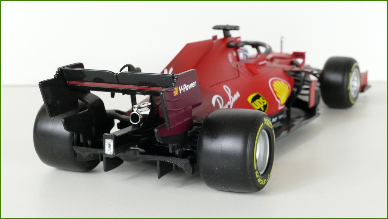 Model Formule Bburago 1:18 - F1 SF21 - Charles Leclerc s Krabicí