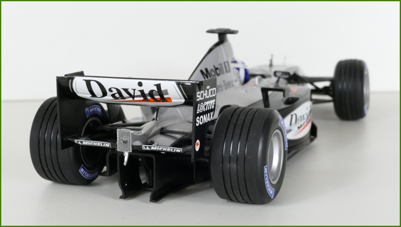 Model Formule Minichamps 1:18 - McLaren Mercedes MP4-18 Testcar 2003 - David Coulthard s Krabicí