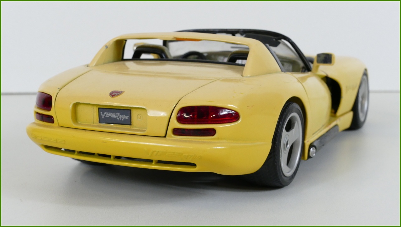 Kovový Model Bburago 1:18 - Dodge Viper RT/10 - Viz Popis