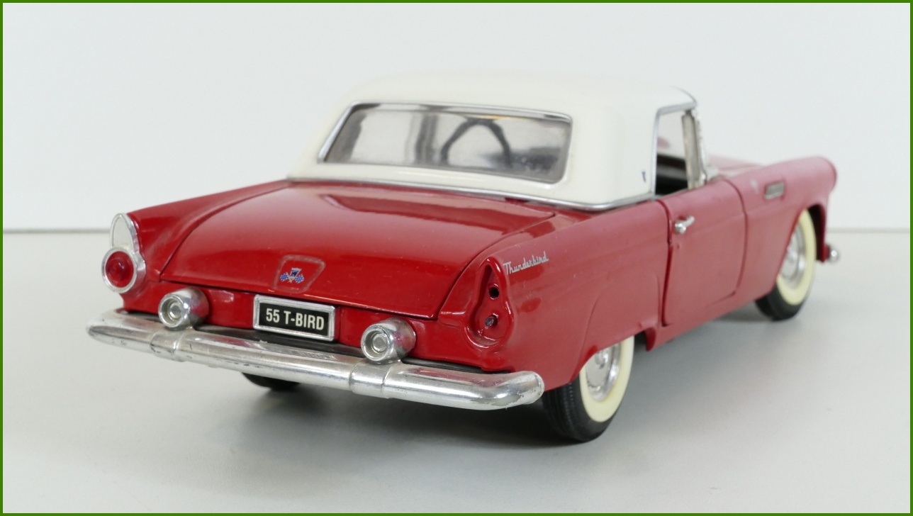 Model Auta RoadLegends Thunderbird - Viz Popis