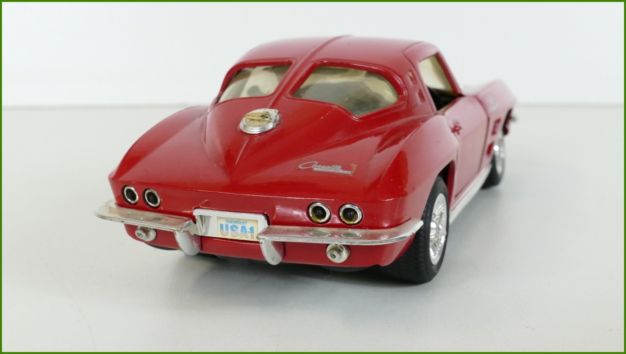 Model Auta Revell 1:24 - Corvette Stingray