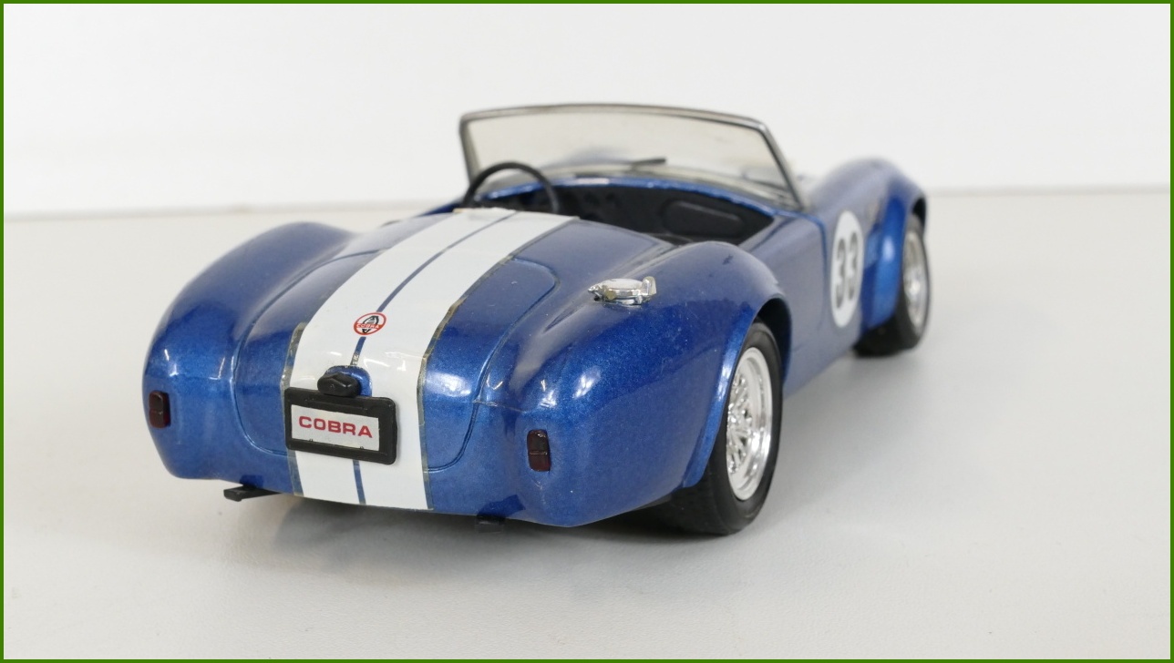 Model Auta Revell 1:24 - Cobra 427