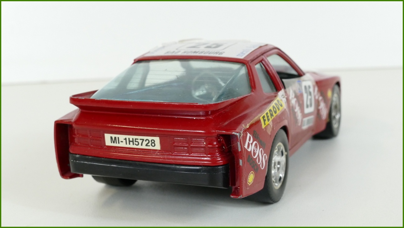Model Auta Bburago 1:24 - Porsche 924 Turbo - Viz Popis