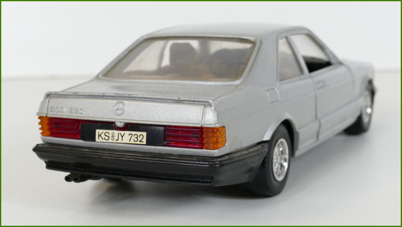 Model Auta Bburago 1:26 - Mercedes 500 SEC - Viz Popis