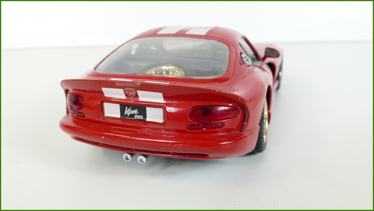 Model Auta Bburago 1:24 - Dodge Viper GTS Coupe - Viz Popis