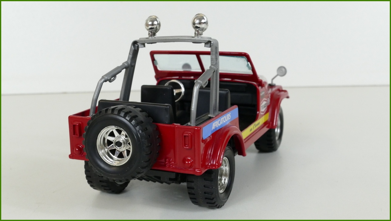 Model Auta Bburago 1:24 - Jeep CJ-7