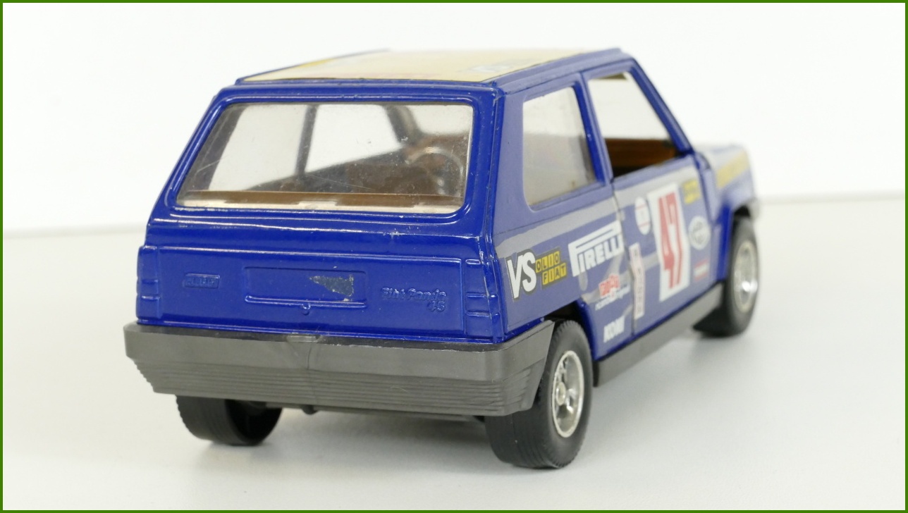 Model Auta Bburago 1:24 - Fiat Panda 45