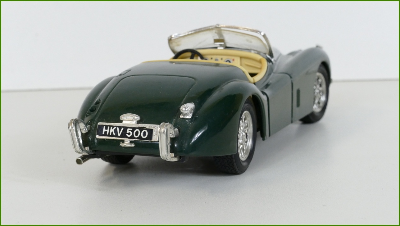 Model Auta Bburago 1:24 - Jaguar XK 120 (1948) - Viz Popis