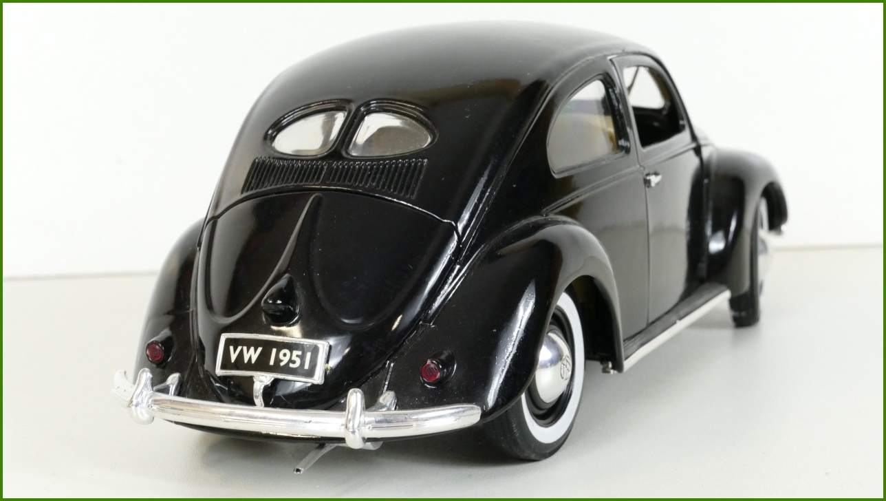 Model Auta Maisto 1:18 Volkswagen Export Sedan (1951)