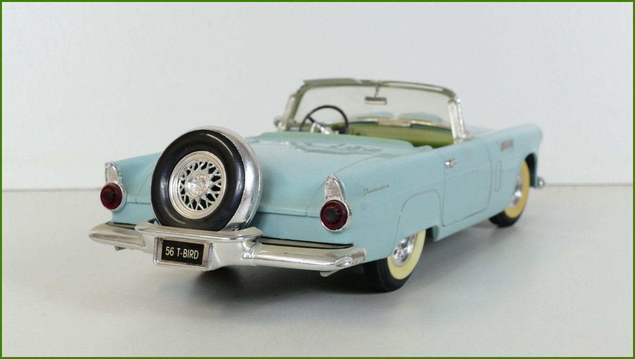 Model Auta Revell 1:18 - Thunderbird
