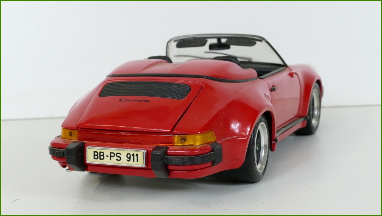 Model Auta Maisto 1:18 - Porsche 911 Speedster (1989) s Podstavcem - Viz Popis