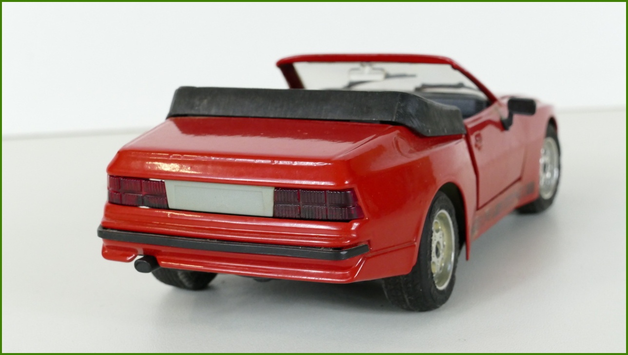 Model Auta Majorette 1:24 - Porsche 944 Turbo