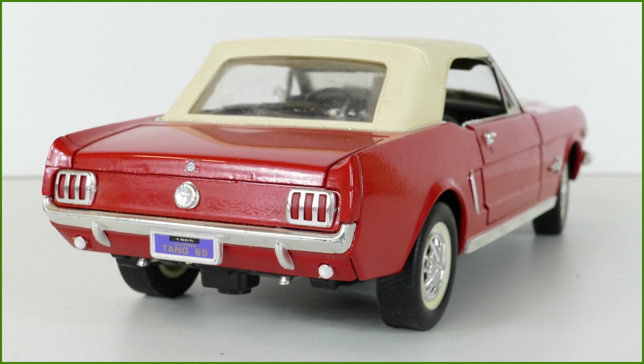 Model Auta MIRA 1:18 - Ford Mustang 1965 - Viz Popis