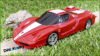 Model Autíčka Shell V-Power (Hotwheels) - Ferrari FXX - vada vzadu - natahovací