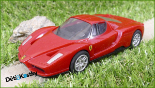 Model Autíčka Shell V-Power (Hotwheels) - Enzo Ferrari - natahovací